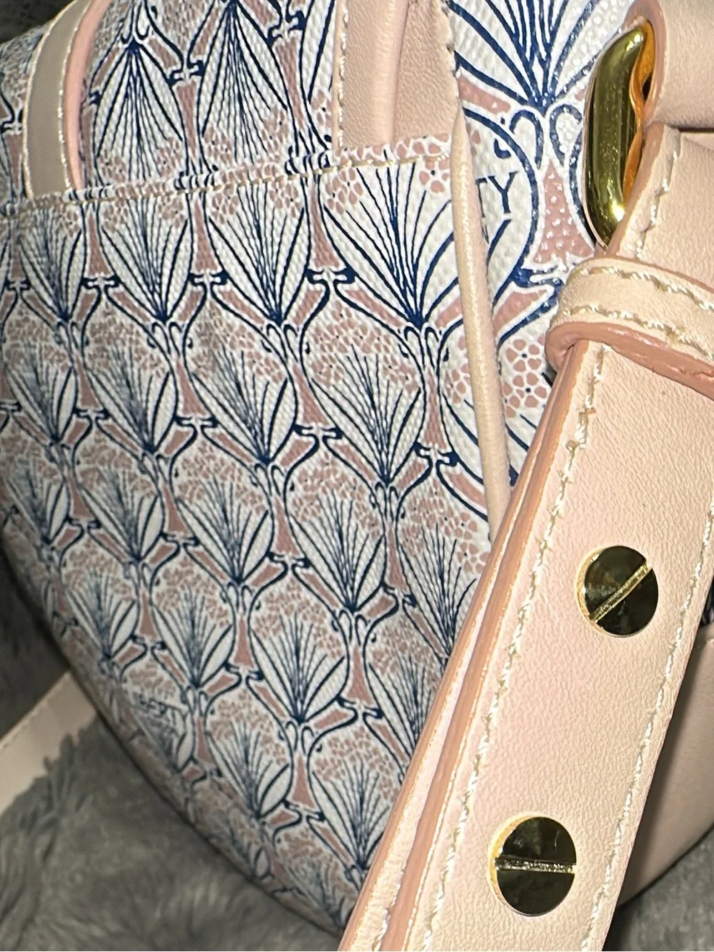 Liberty London iphis Pink Floral-Print Crossbody 7x9.5 (bags 26)